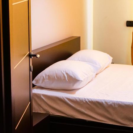 Lux Apartment Vlorë Esterno foto