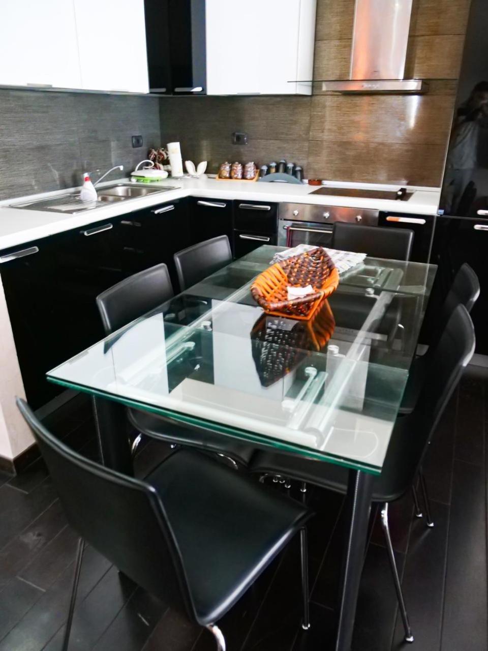 Lux Apartment Vlorë Esterno foto