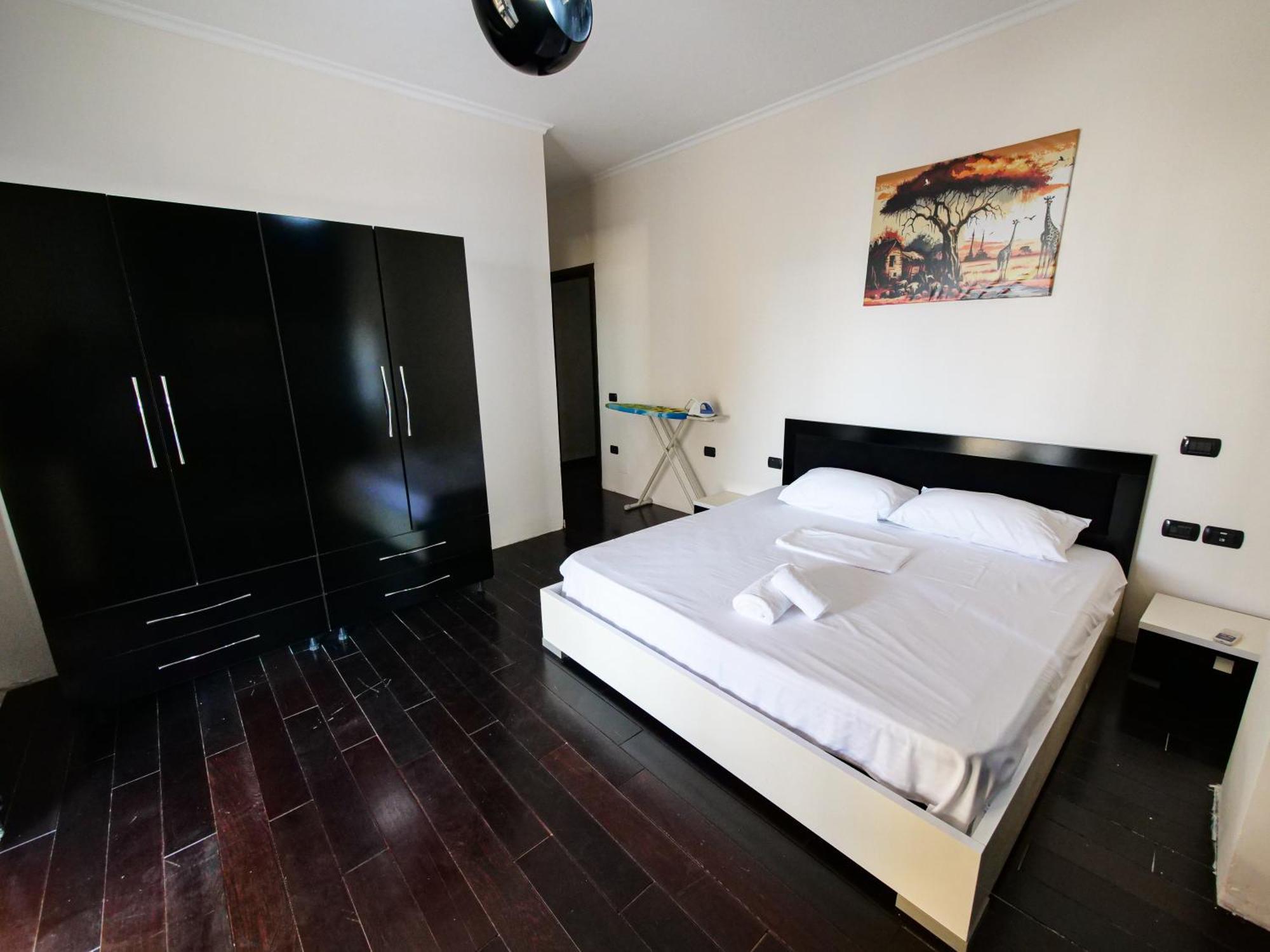 Lux Apartment Vlorë Esterno foto