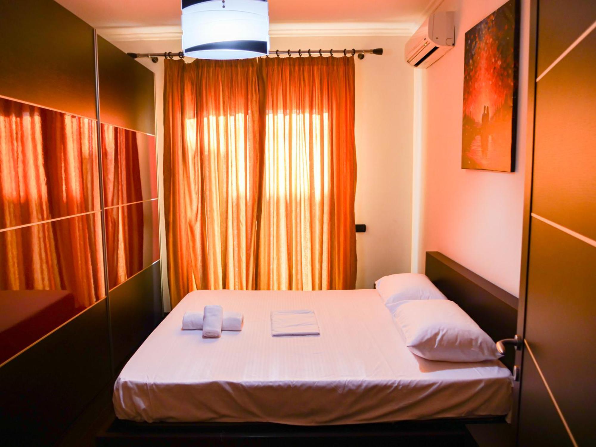 Lux Apartment Vlorë Esterno foto