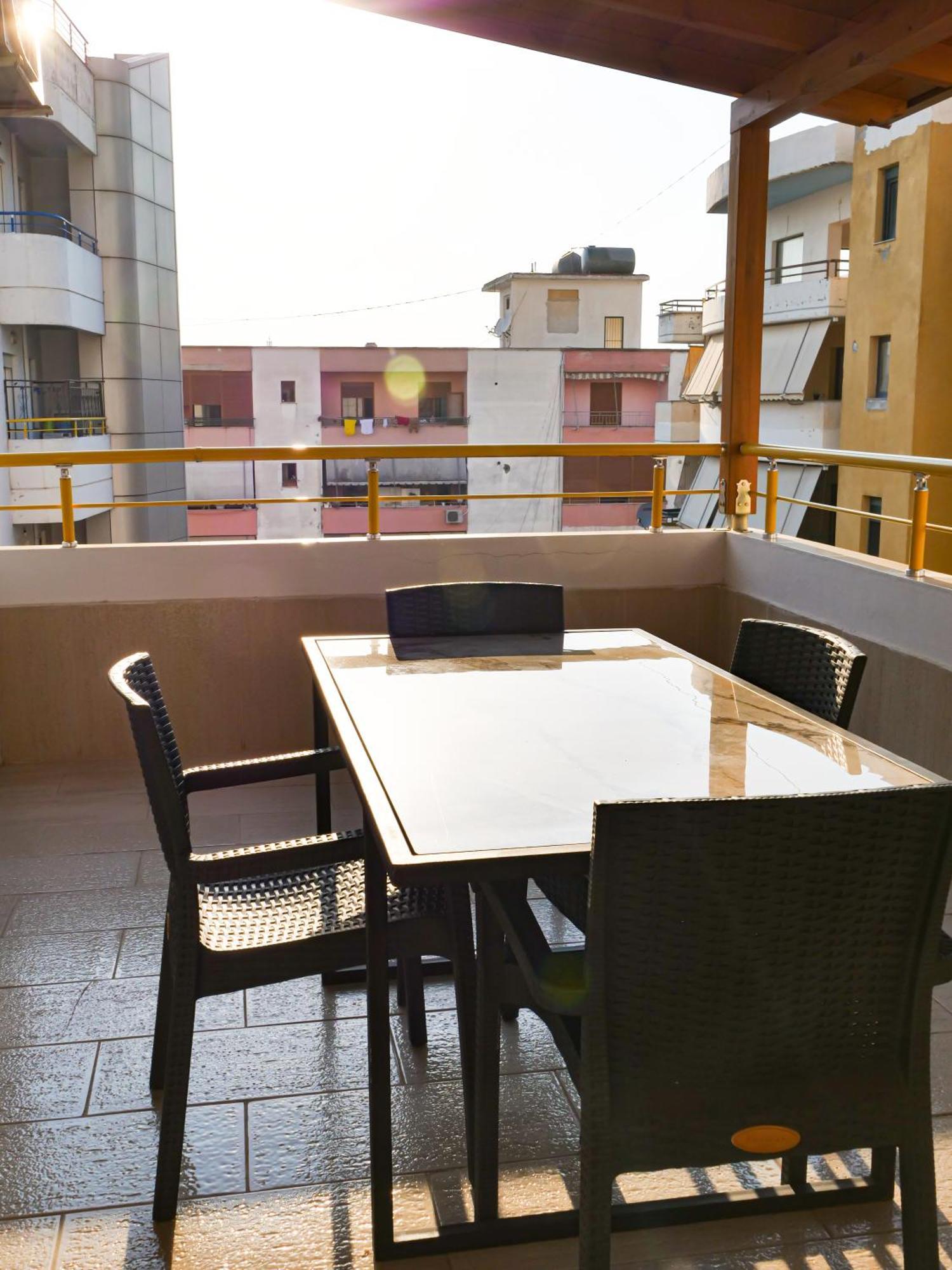Lux Apartment Vlorë Esterno foto
